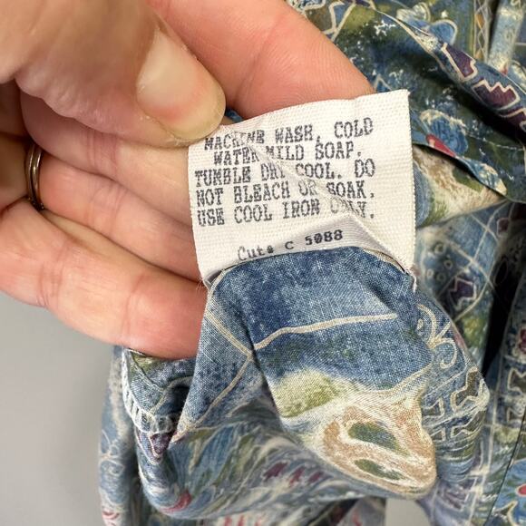 Vintage Tori Richard Hawaiian Print Button‎ Up Shirt Size XL Blue Floral Batik - Picture 9 of 10